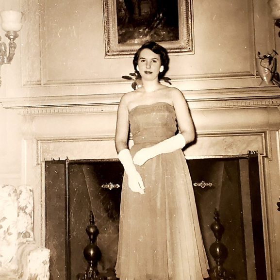 Susan Finley, before a dance in 1957, her first year in nursing at Western.